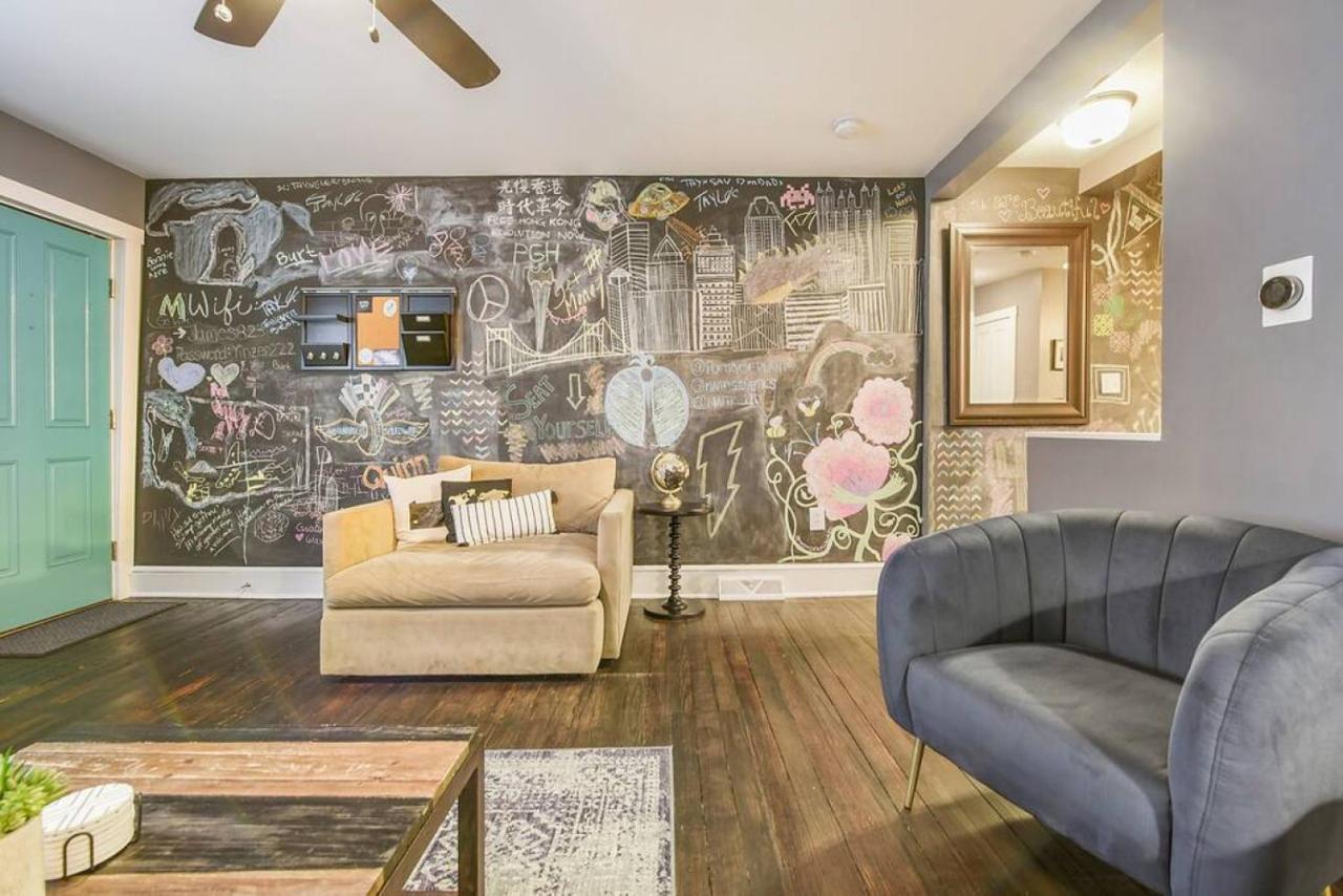 Hostwise - Chalk Art House - Chalkboard Wall, Private Parking, Patio Сasa de vacaciones
